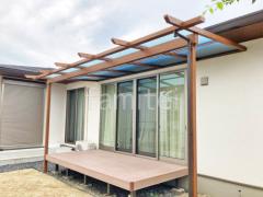 施工例画像：フル木製調テラス屋根 YKKサザンテラス パーゴラタイプ1階